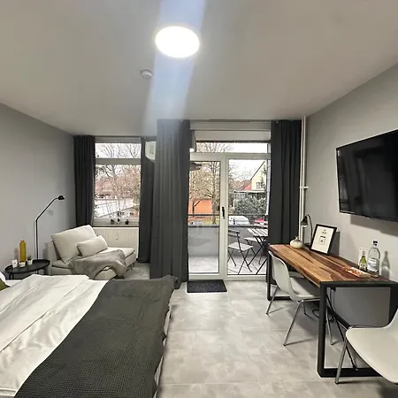 Langenhagen - Mit Balkon, Ebk Und Parkplatz Apartmán