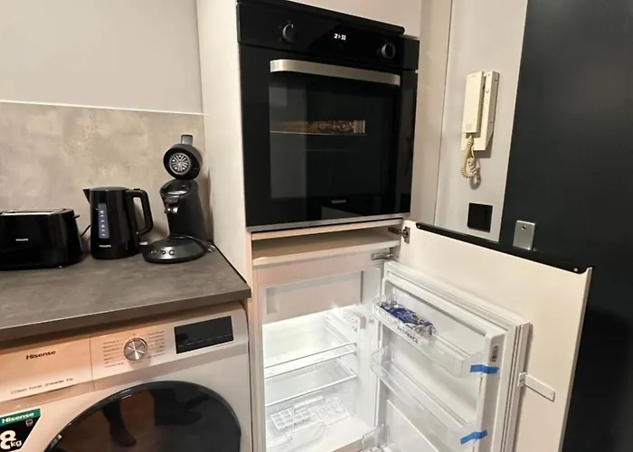 Langenhagen - Mit Balkon, Ebk Und Parkplatz Ганновер