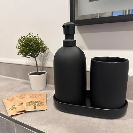 Appartamento Langenhagen - Mit Balkon, Ebk Und Parkplatz Hannover