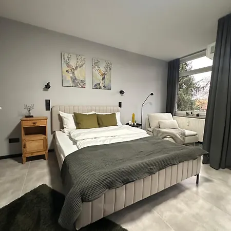 Langenhagen - Mit Balkon, Ebk Und Parkplatz Apartmán