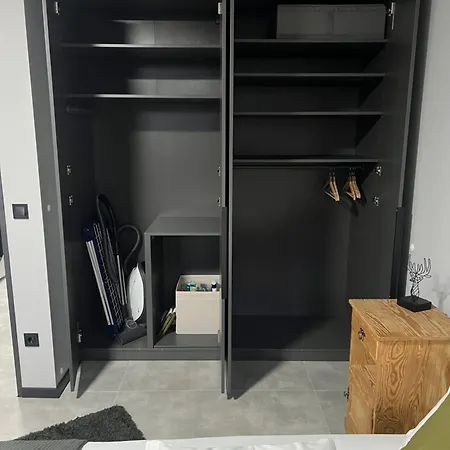 Apartmán Langenhagen - Mit Balkon, Ebk Und Parkplatz *